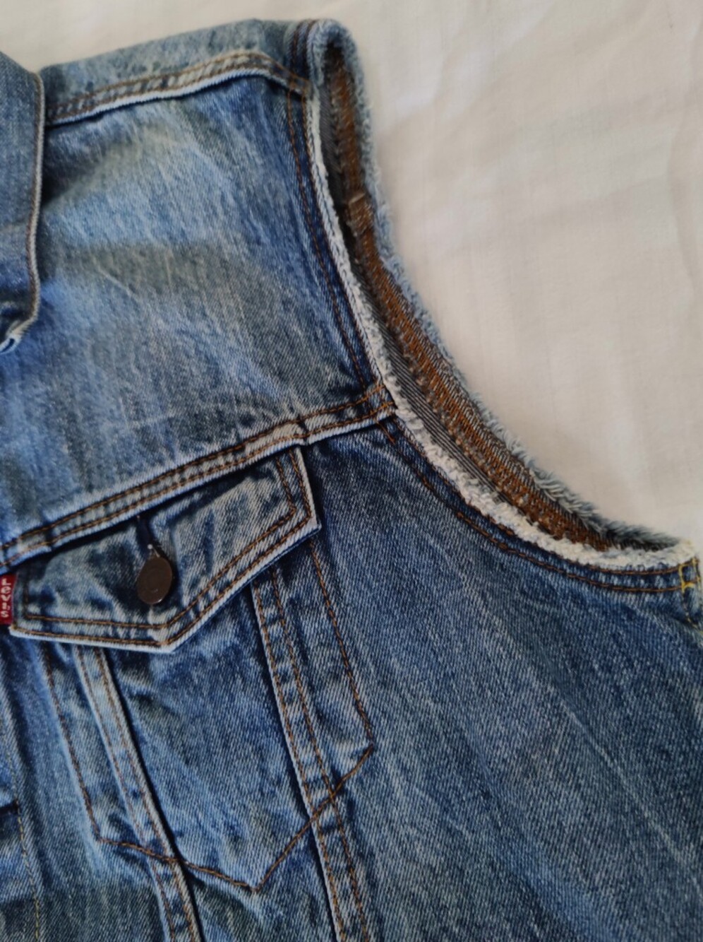 Levi's Trucker Blue Cotton Denim Vest, Size L - Picture 4 of 13